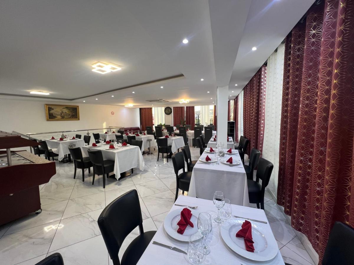 Residencial Santo Amaro Hotel Tarrafal  Exterior photo