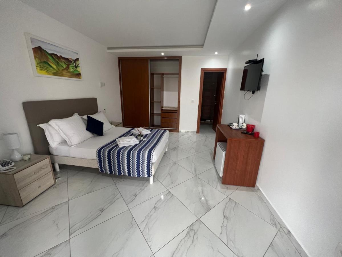 Residencial Santo Amaro Hotel Tarrafal  Exterior photo